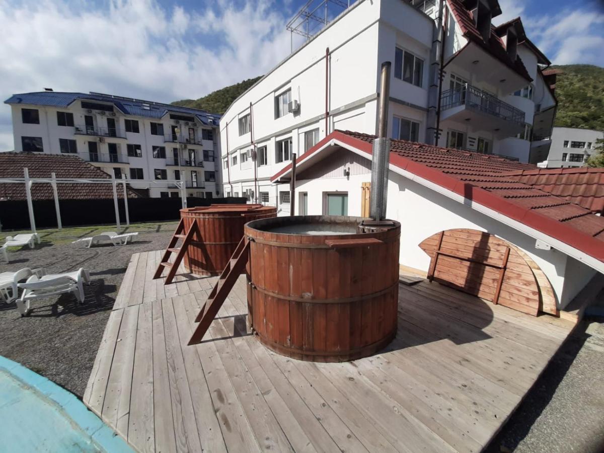 Hotel Artemis à Băile Herculane Extérieur photo
