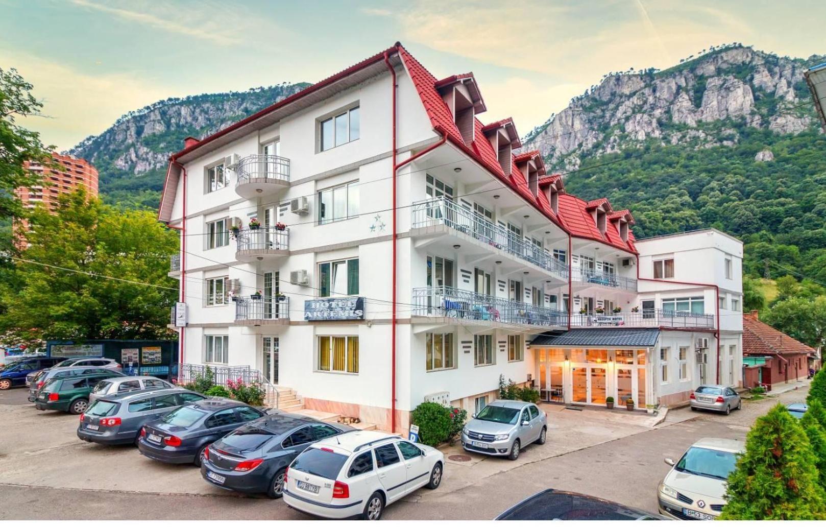 Hotel Artemis à Băile Herculane Extérieur photo