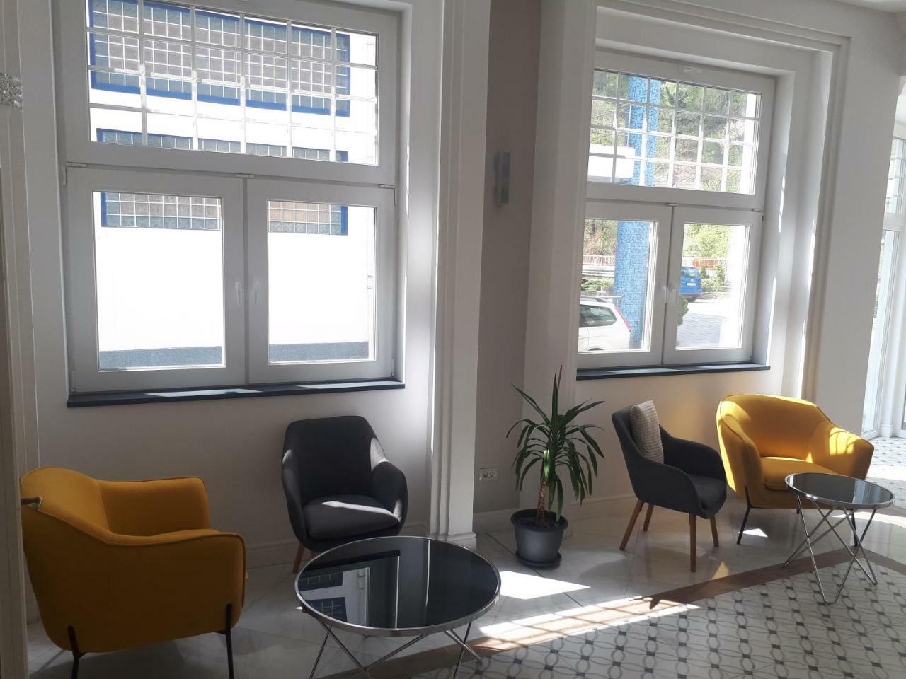 Hotel Artemis à Băile Herculane Extérieur photo
